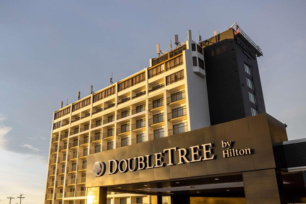 Doubletree By Hilton Calgary North Hotell Exteriör bild